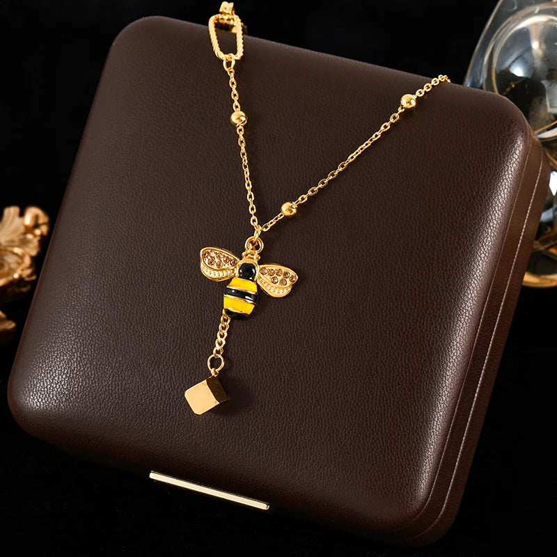 GANEMLY 316L Stainless Steel Clover Pendant Necklace – Green Crystal 2-Layer Chain for Women’s Trendy Luxury Jewelry
