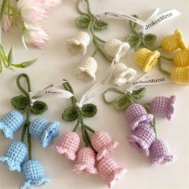 Crochet Flower Plant Keychain – Artificial Knitted Flower Hanging Decoration for Weddings, Gifts, and Car Pendants