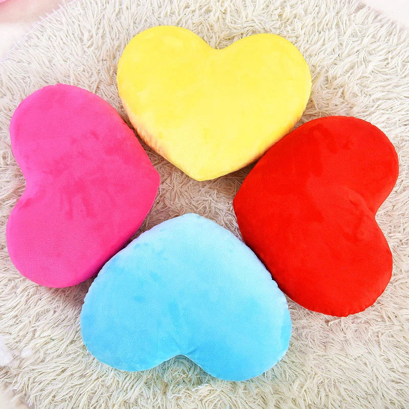 Heart-Shaped Plush Pillow – Soft Love Cushion for Living Room Decor and Valentine’s Day Gifts