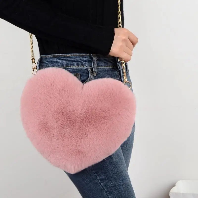 Heart-Shaped Plush Crossbody Bag – Flannel Chain Messenger Bag for Valentine's Day & Birthdays