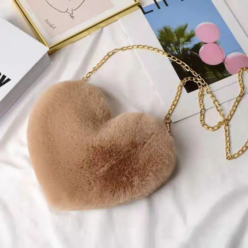 Heart-Shaped Plush Crossbody Bag – Flannel Chain Messenger Bag for Valentine's Day & Birthdays