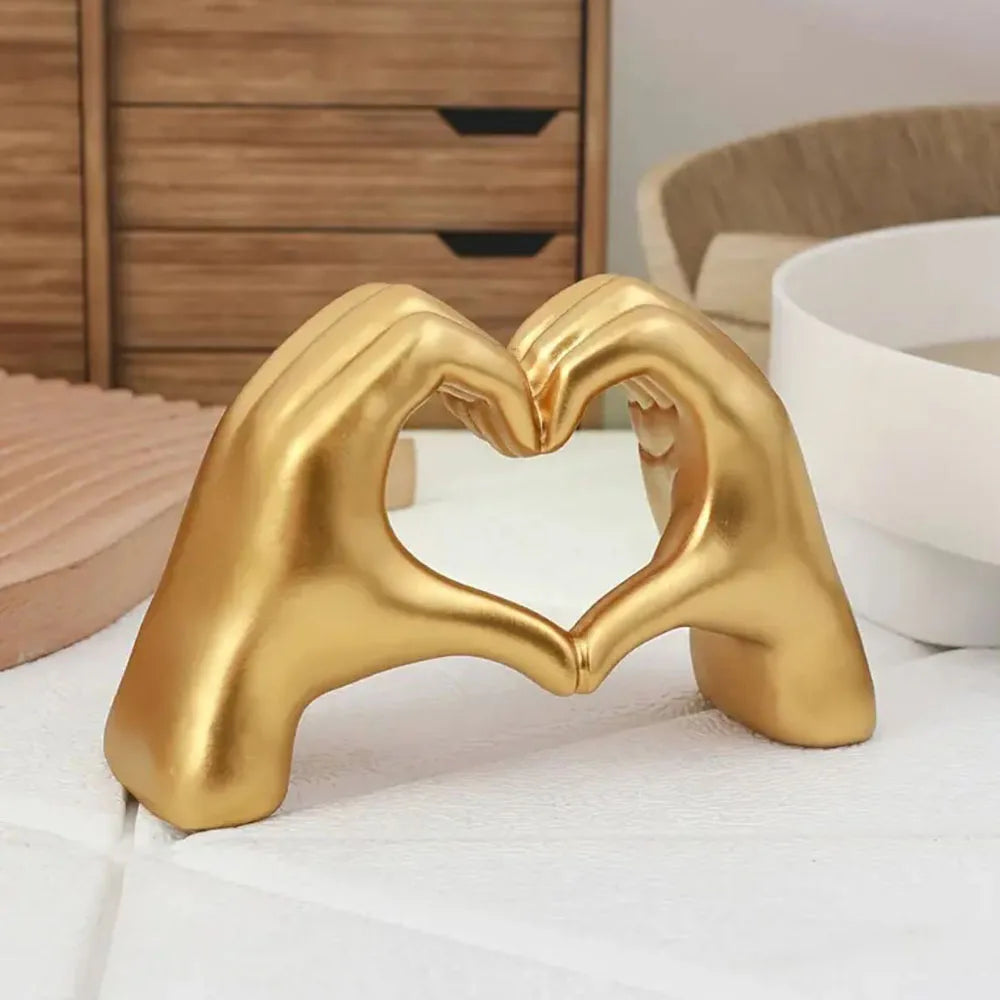 Resin Love Gesture Statues – Desktop Sculptures for Nordic Luxury Home & Office Decor