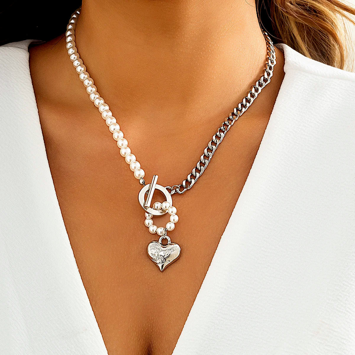 Goth Baroque Multi-Layer Coin Portrait Pendant Necklace – Vintage Imitation Pearl Link Chain Jewelry for Women