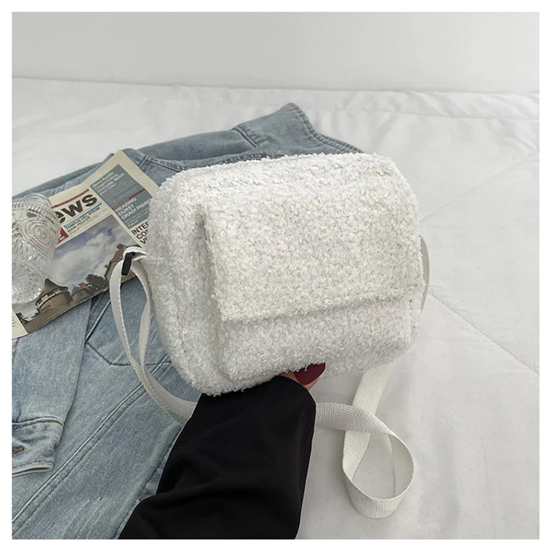 Plush Fabric Shoulder Crossbody Bag – Small Fashion Lamb Wool Fluffy Winter Handbag