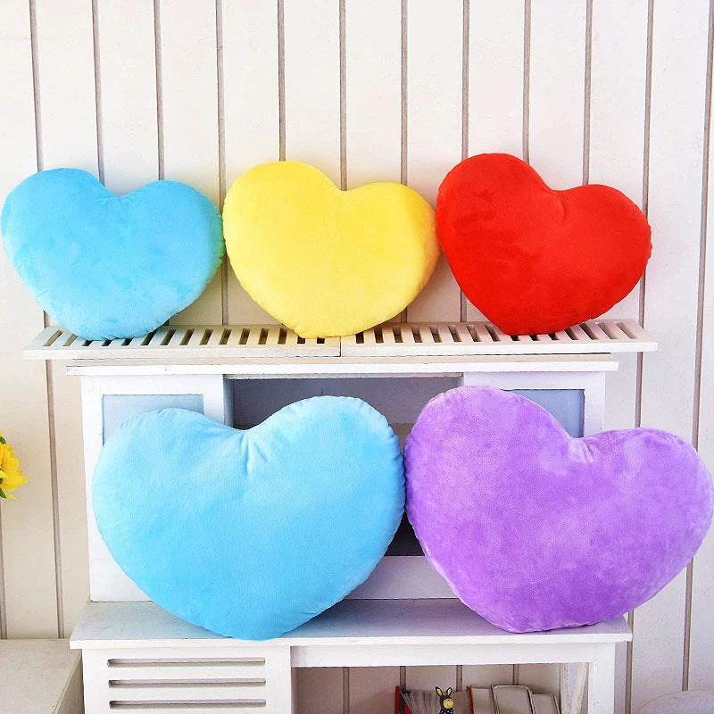 Heart-Shaped Plush Pillow – Soft Love Cushion for Living Room Decor and Valentine’s Day Gifts