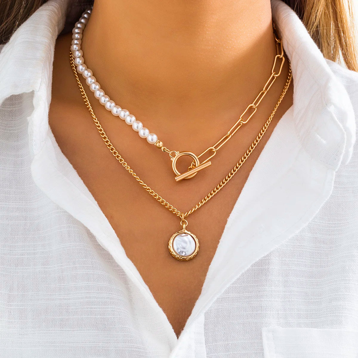 Goth Baroque Multi-Layer Coin Portrait Pendant Necklace – Vintage Imitation Pearl Link Chain Jewelry for Women