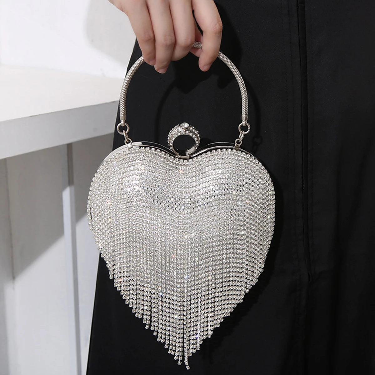 Rhinestone Heart Pattern Evening Bag – Silver Handbag with Tassel & Diamond Details for Weddings, Proms, and Banquets
