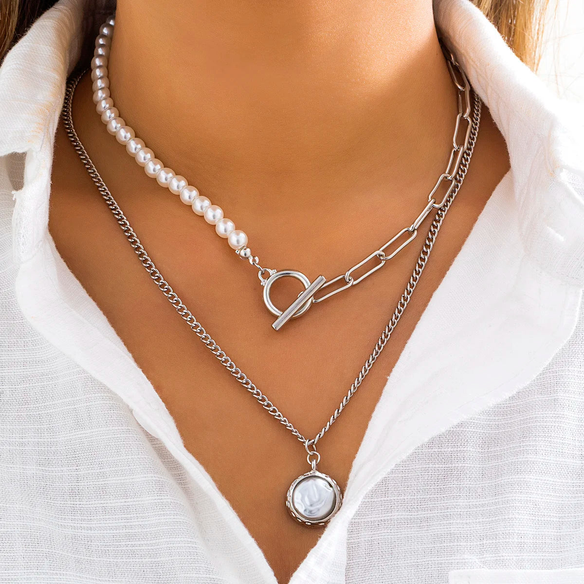 Goth Baroque Multi-Layer Coin Portrait Pendant Necklace – Vintage Imitation Pearl Link Chain Jewelry for Women