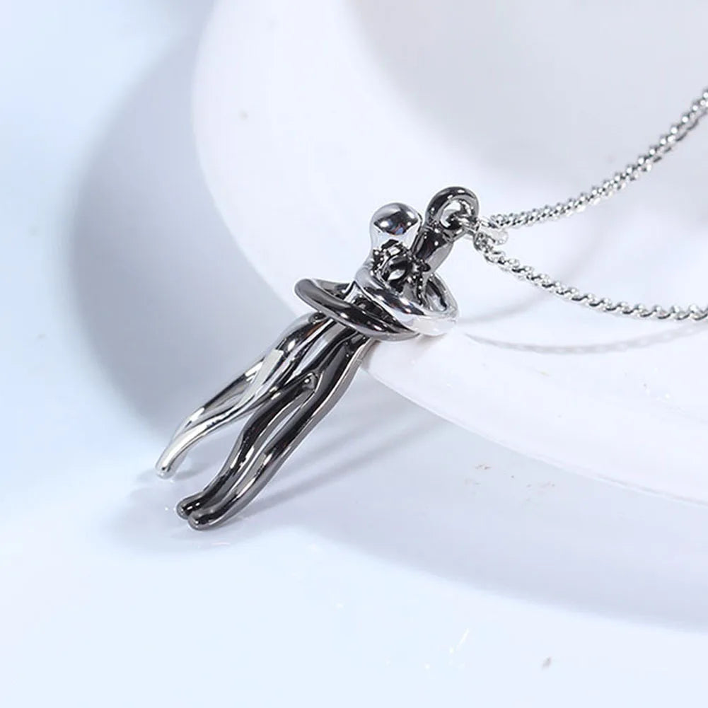 Romantic Hug Necklace for Couples – Unisex Heart Pendant Choker, Perfect Valentine’s Day Gift