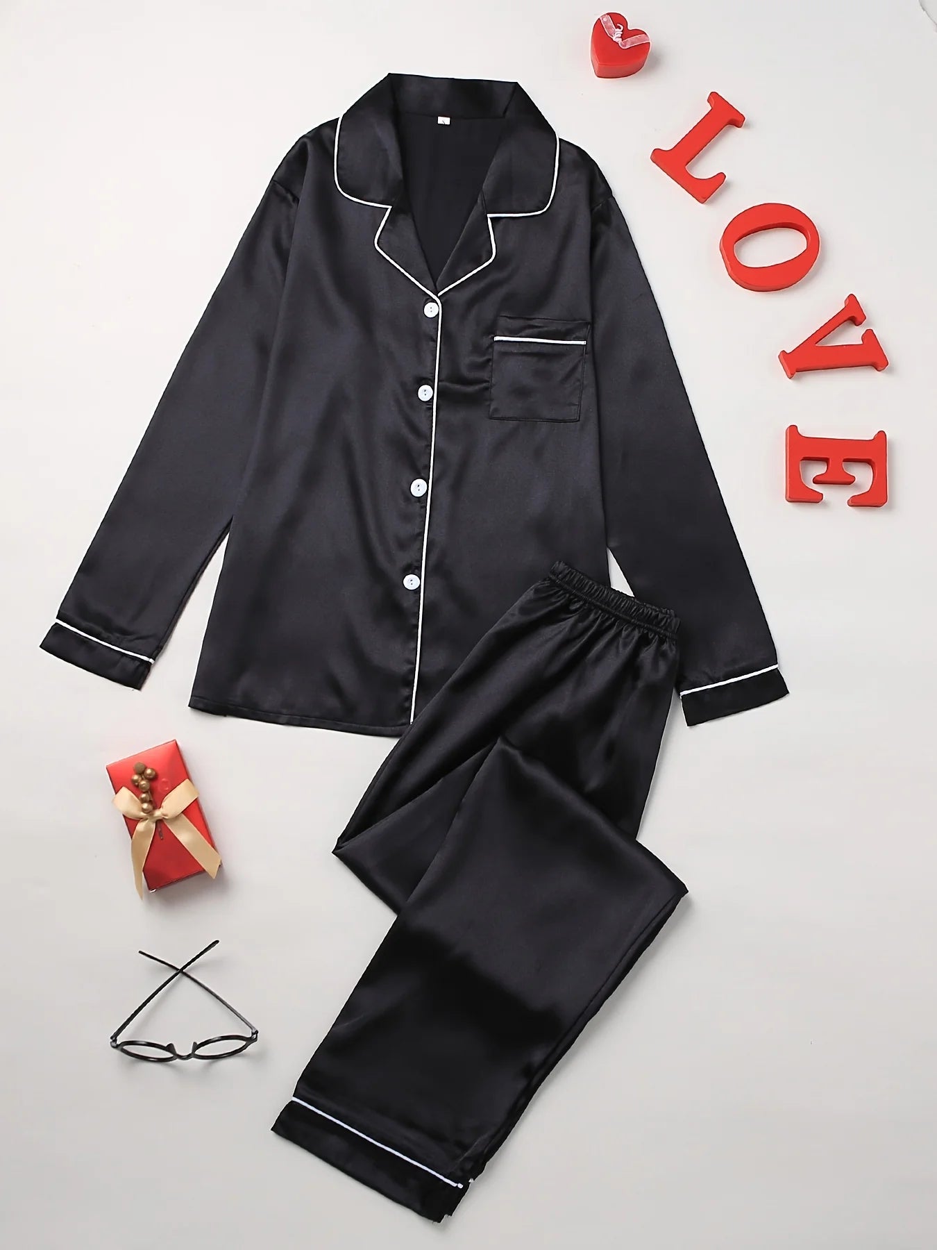 Romantic Button-Up Pajama Set – Women’s Long Sleeve Top & Pants