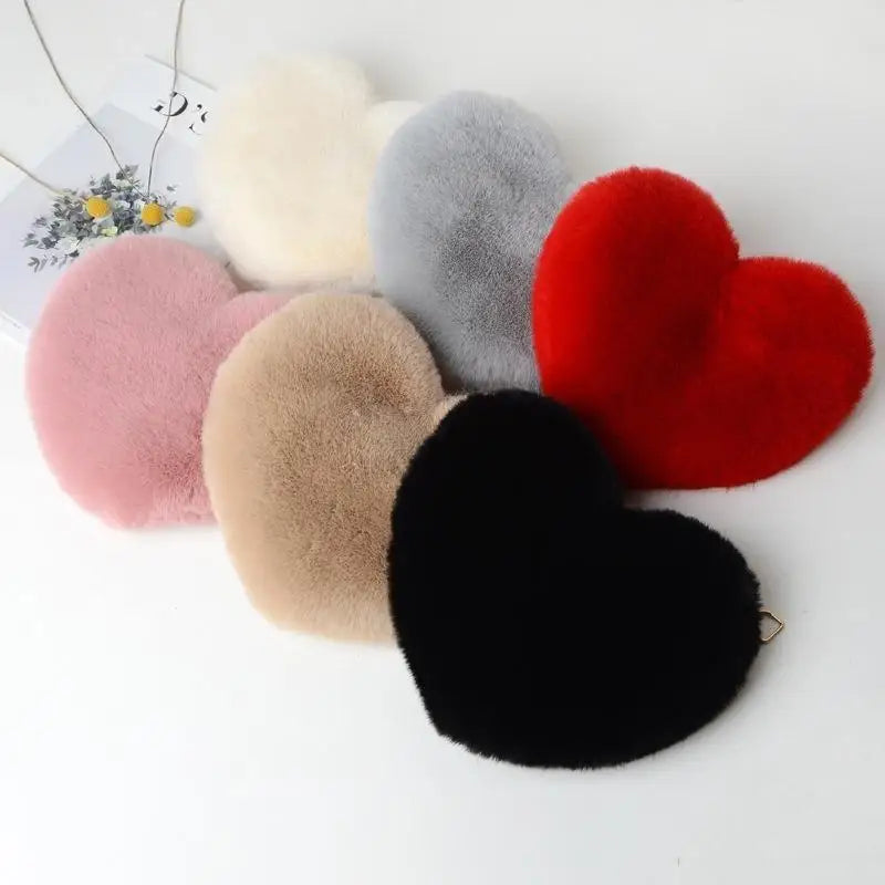 Heart-Shaped Plush Crossbody Bag – Flannel Chain Messenger Bag for Valentine's Day & Birthdays